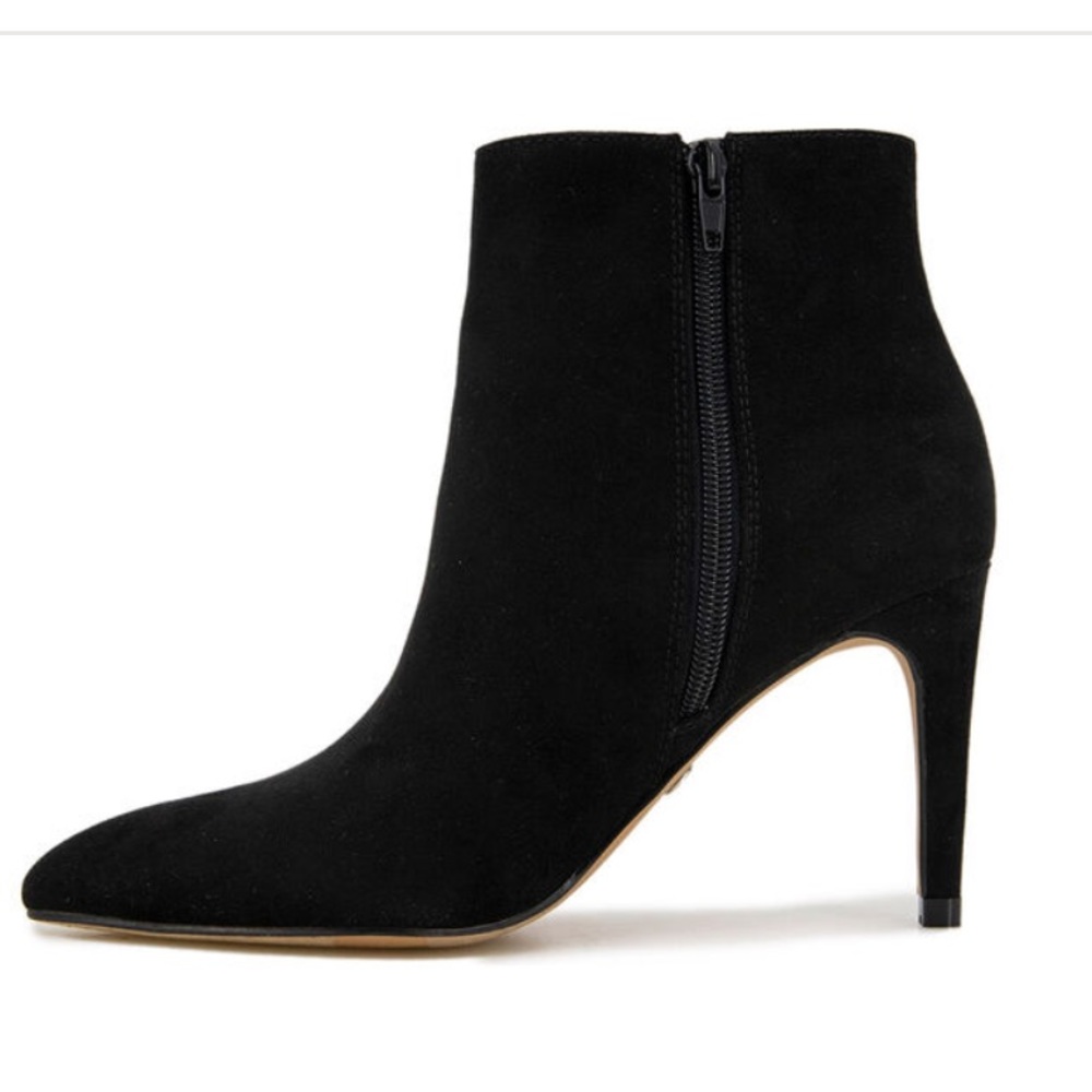 NWOB XOXO Suede Heeled Booties Size 7.5